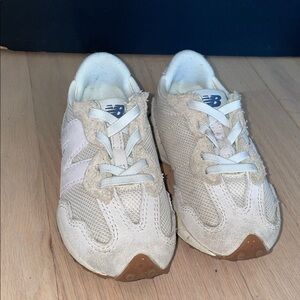 New Balance Kids Cream Sneakers 7.5C toddler